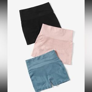 3 pc seamless runched sport shorts